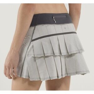 Lululemon Run Pace Setter Skirt Skort Cream Hyper Grey Stripe Size 8 Regular